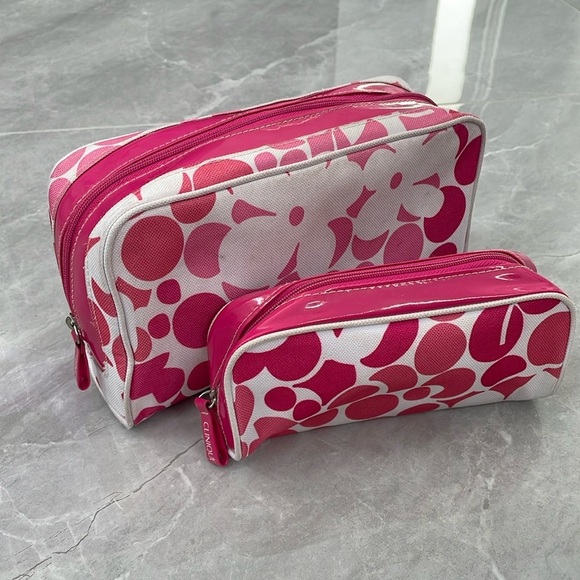 Clinique Handbags - Clinique Makeup or Toiletries Bag Set